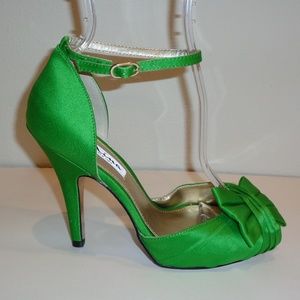 Nina Size 6.5 ELLA Green Luster Satin Heel Sandals